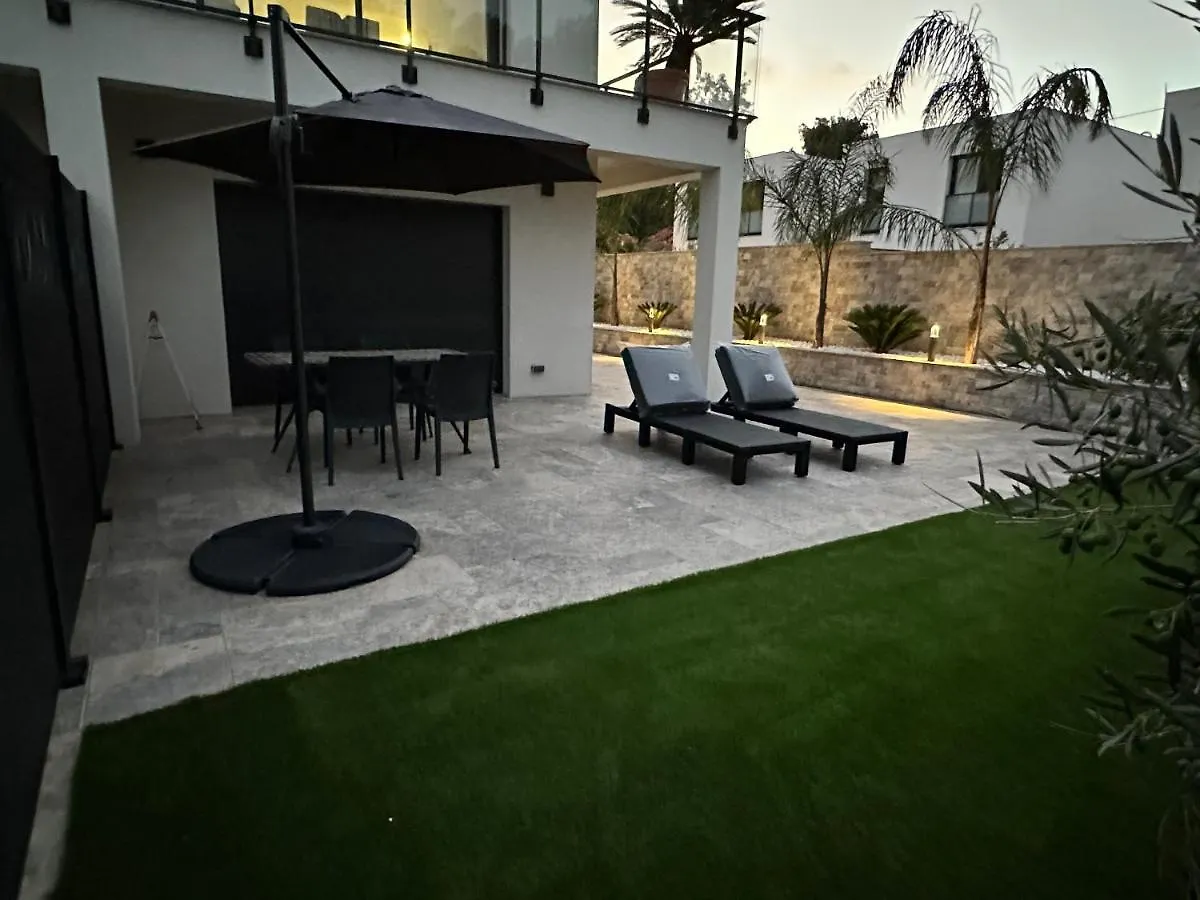 Etoile Du Berger Saint Aygulf: Seaside Villas with Private Gardens and Heated Pool