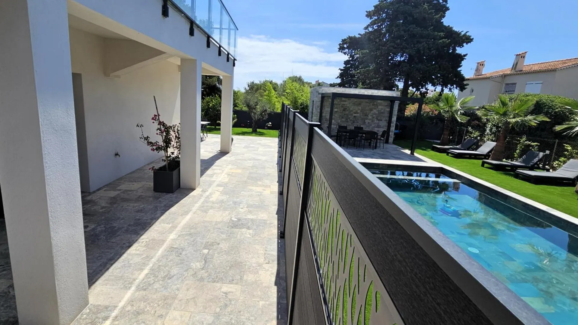 Apartment Etoile Du Berger Saint Aygulf: Seaside Villas with Private Gardens and Heated Pool