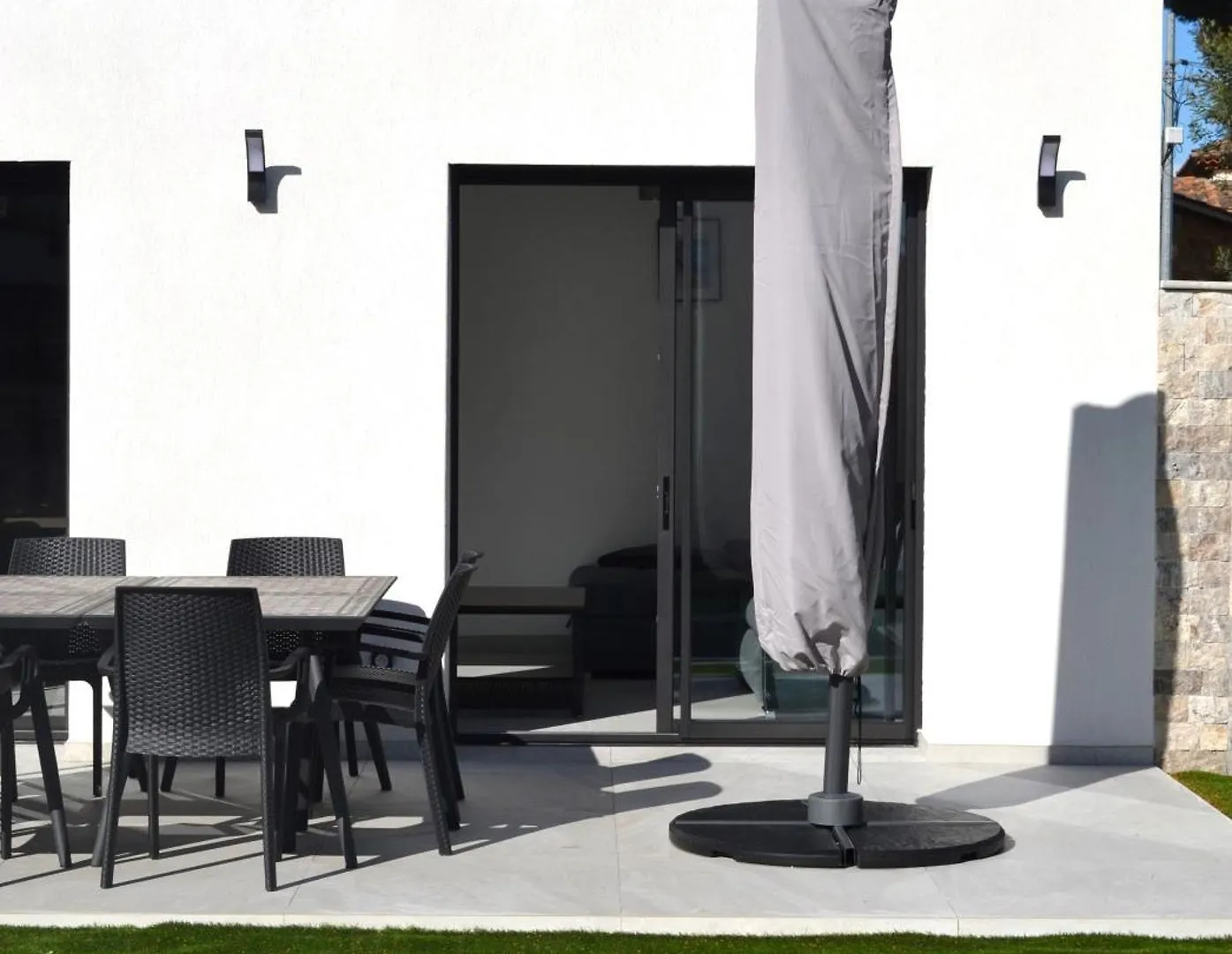 Etoile Du Berger Saint Aygulf: Seaside Villas with Private Gardens and Heated Pool