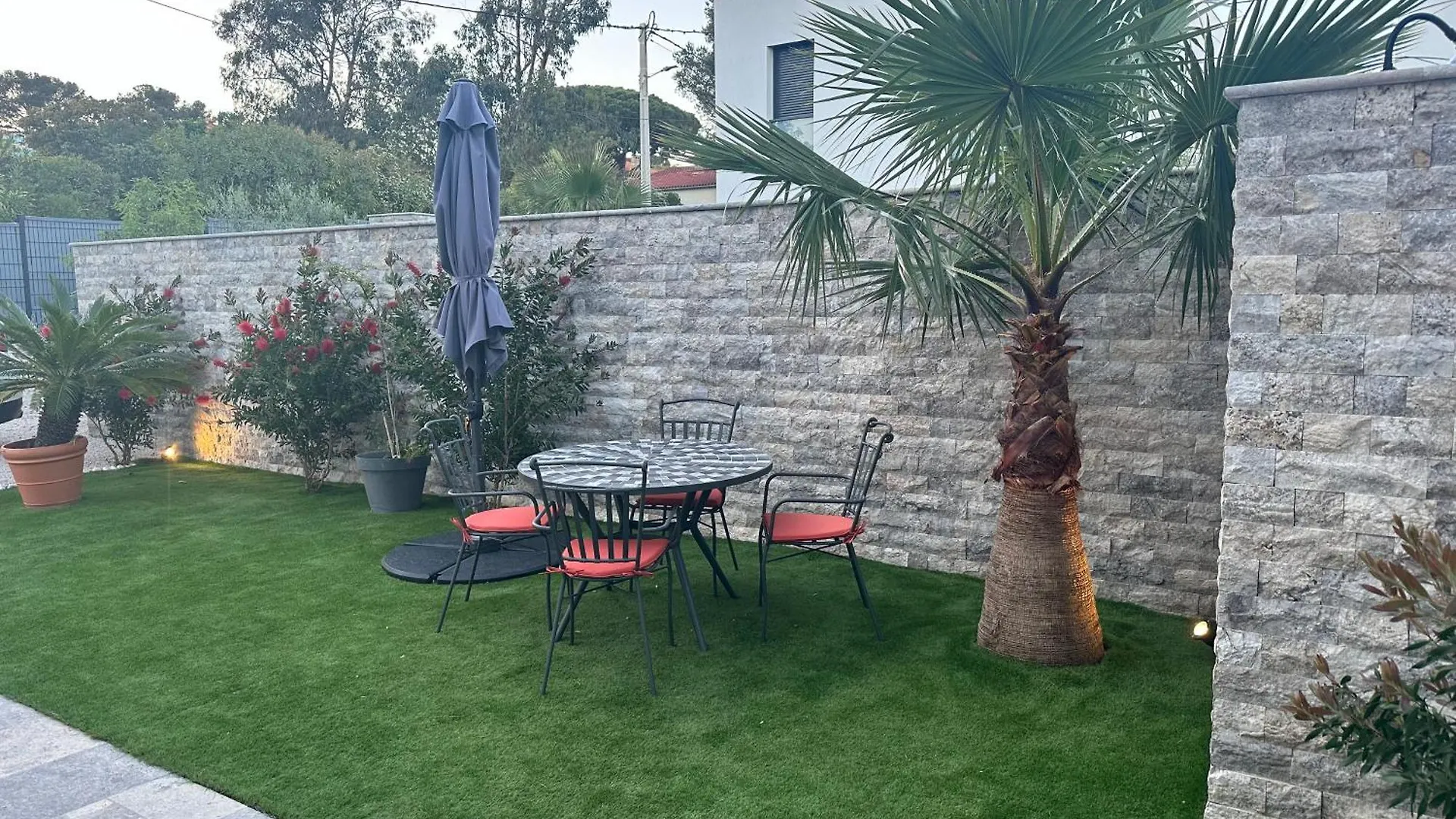 Etoile Du Berger Saint Aygulf: Seaside Villas with Private Gardens and Heated Pool