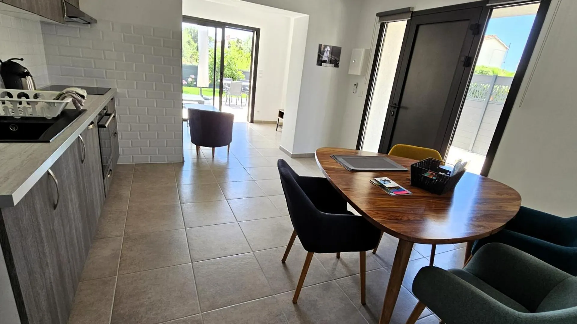 Etoile Du Berger Saint Aygulf: Seaside Villas with Private Gardens and Heated Pool
